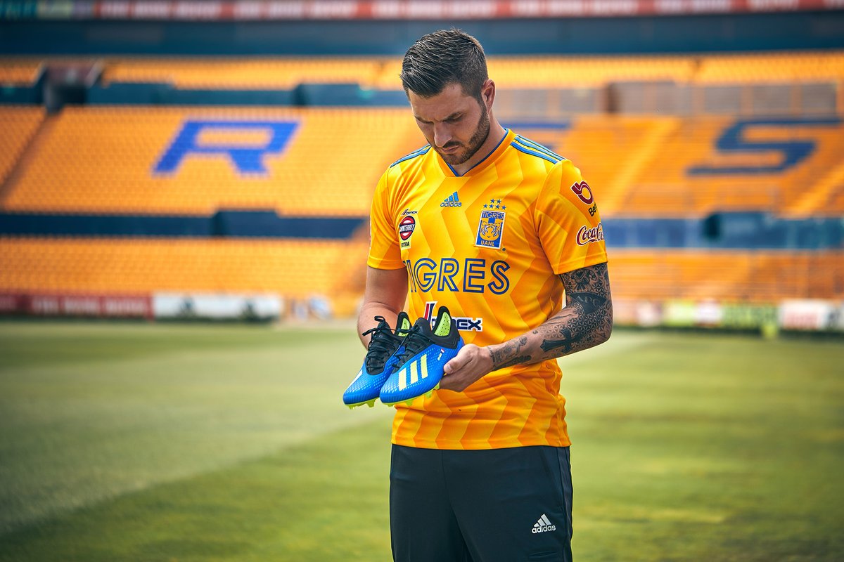 tigres away kit