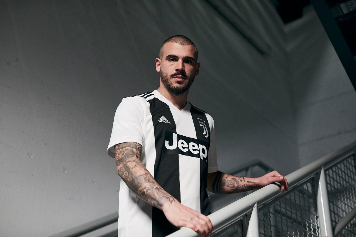juventus home jersey 2018